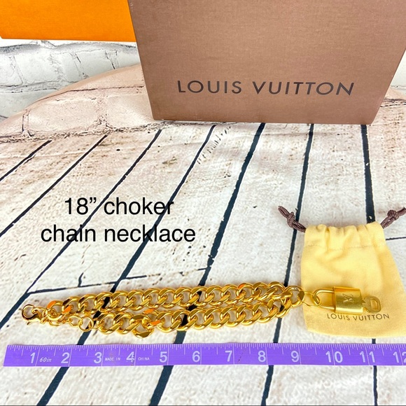 Louis Vuitton lock and key gold choker chain necklace - Picture 5 of 5